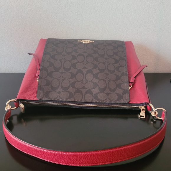 Coach Marlon Hobo In Signature Canvas - Picture 11 of 16